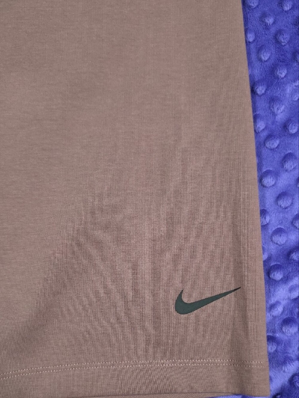 Nike Women’s Mauve-Rose Bike Shorts - Picture 2 of 5